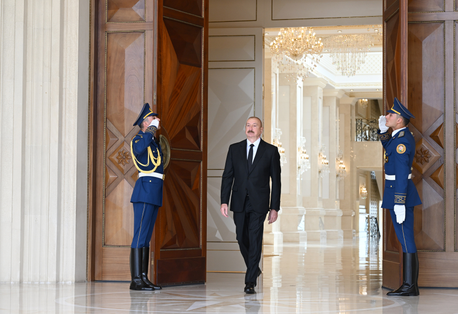 В Баку состоялась церемония официальной встречи Президента Туркменистана Сердара Бердымухамедова (ФОТО)
