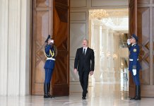 В Баку состоялась церемония официальной встречи Президента Туркменистана Сердара Бердымухамедова (ФОТО)