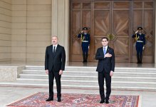 В Баку состоялась церемония официальной встречи Президента Туркменистана Сердара Бердымухамедова (ФОТО)