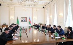 Состоялась встреча Президента Ильхама Алиева с Президентом Туркменистана в расширенном составе (ФОТО)