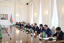 Состоялась встреча Президента Ильхама Алиева с Президентом Туркменистана в расширенном составе (ФОТО)