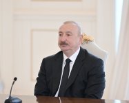 Состоялась встреча Президента Ильхама Алиева с Президентом Туркменистана в расширенном составе (ФОТО)