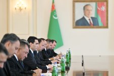 Состоялась встреча Президента Ильхама Алиева с Президентом Туркменистана в расширенном составе (ФОТО)