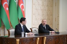 Президент Ильхам Алиев и Президент Туркменистана Сердар Бердымухаммедов выступили с заявлениями для прессы (ФОТО)