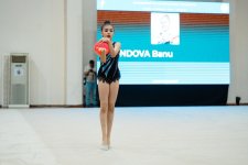 В Баку в рамках Республиканской спортивной олимпиады школьников стартовали соревнования по художественной гимнастике (ФОТО)