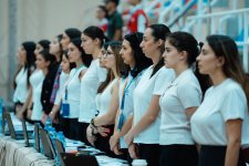 В Баку в рамках Республиканской спортивной олимпиады школьников стартовали соревнования по художественной гимнастике (ФОТО)