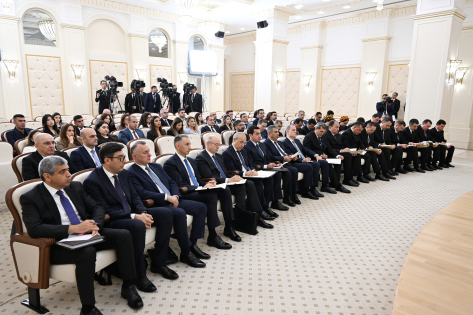 Президент Ильхам Алиев и Президент Туркменистана Сердар Бердымухаммедов выступили с заявлениями для прессы (ФОТО)