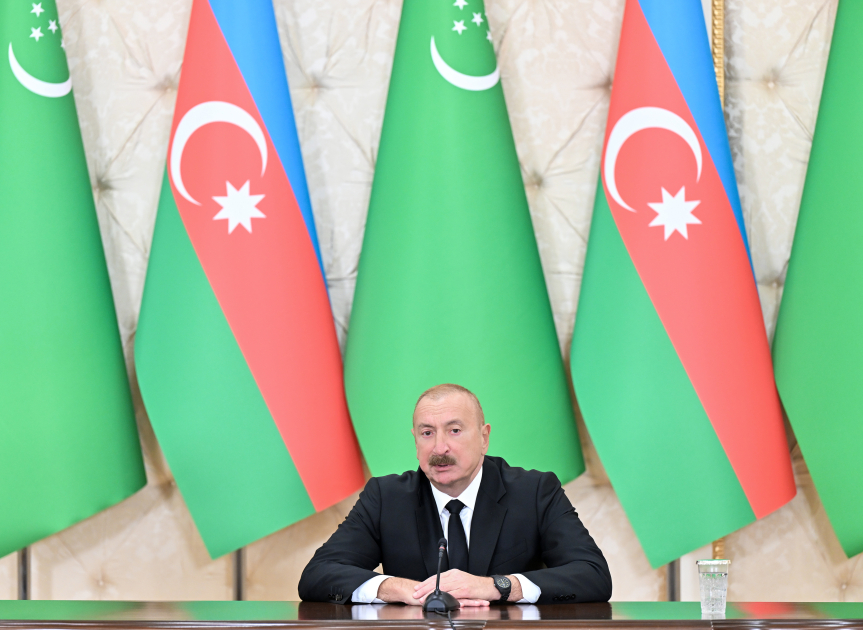 Президент Ильхам Алиев и Президент Туркменистана Сердар Бердымухаммедов выступили с заявлениями для прессы (ФОТО)