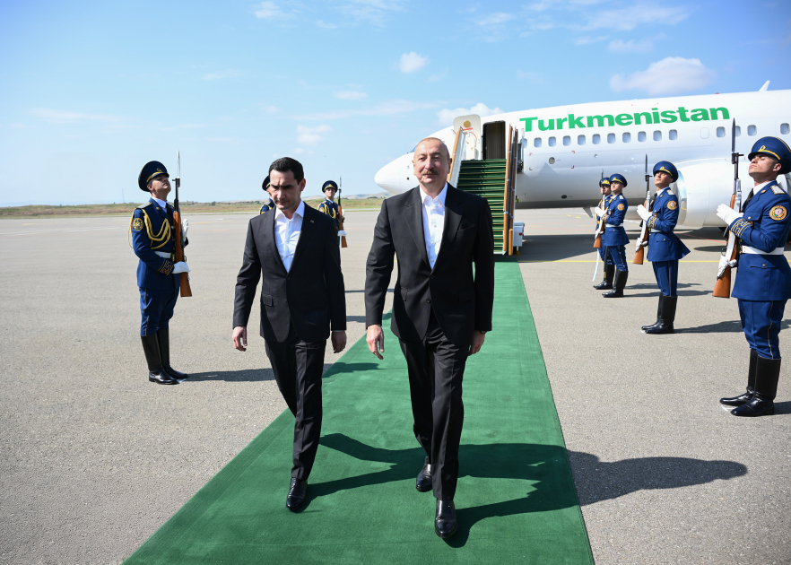 Президент Туркменистана Сердар Бердымухамедов прибыл в Физулинский район (ФОТО)
