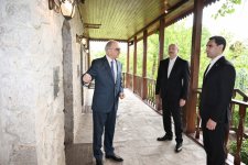 Президент Ильхам Алиев и Президент Сердар Бердымухамедов посетили дом-музей Бюльбюля в Шуше (ФОТО)