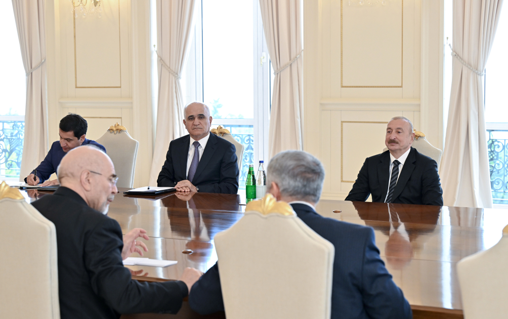 Президент Ильхам Алиев принял делегацию во главе с председателем Собрания исламского совета Ирана (ФОТО)