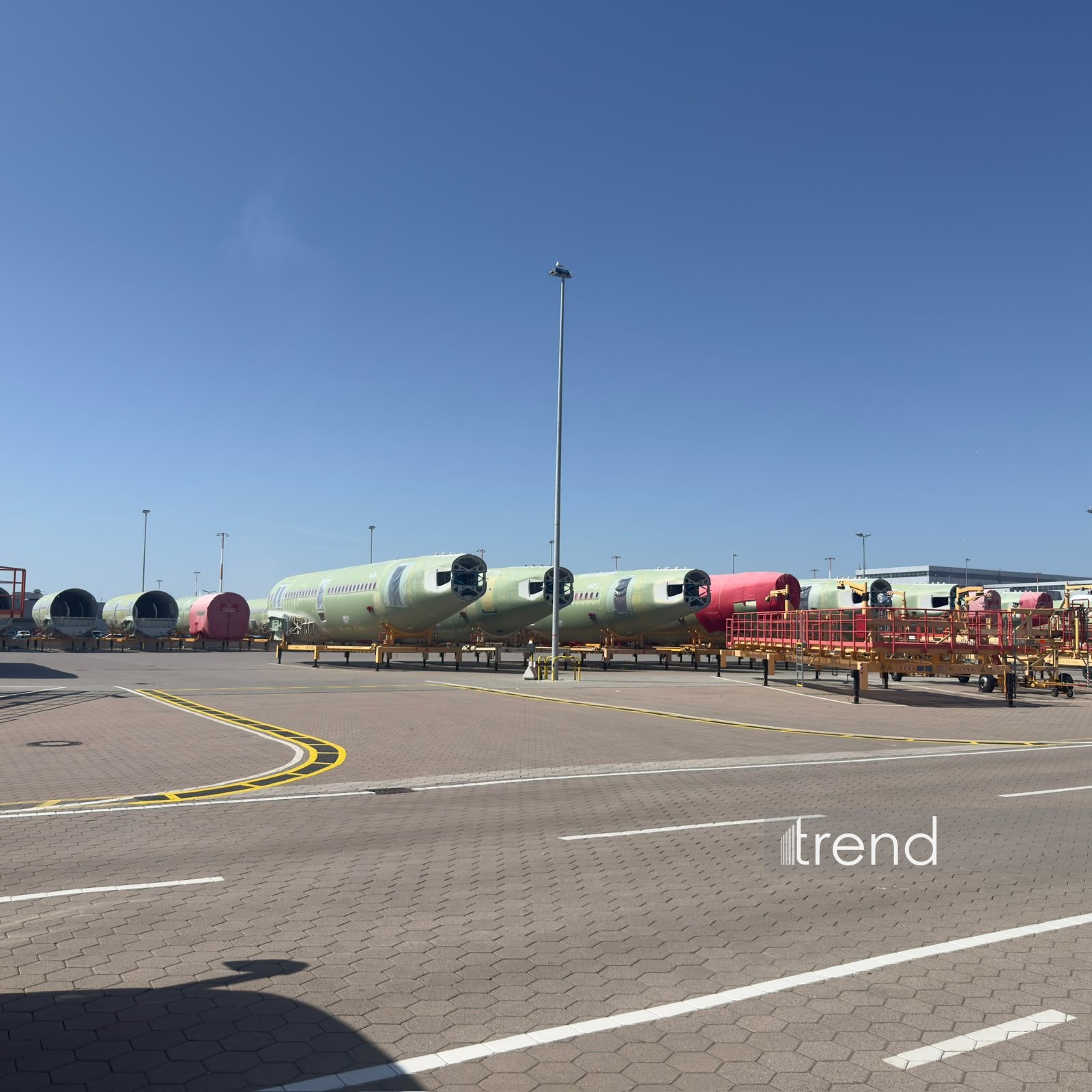 Журналисты из Азербайджана ознакомились с производственными мощностями Airbus в Гамбурге (ФОТО)