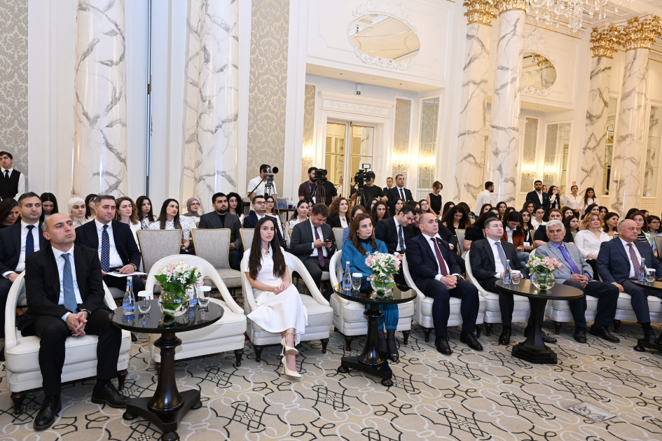 Вице-президент Фонда Гейдара Алиева Лейла Алиева приняла участие во II Дне выпуска проекта «Поддержка образования девочек» (ФОТО)