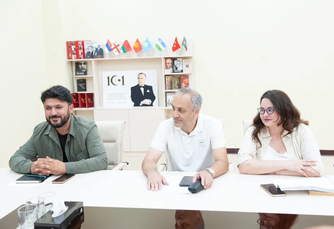 Смерть Ивана Ильича в Баку – "расследование" ведут актеры (ФОТО)
