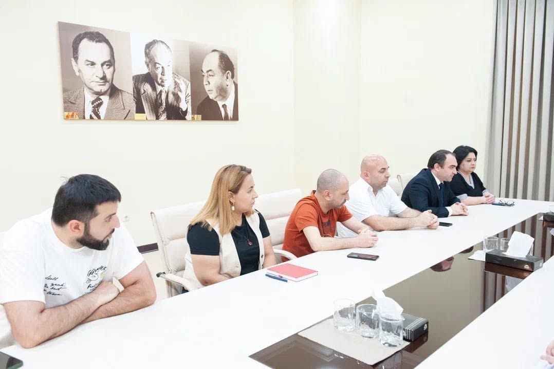 Смерть Ивана Ильича в Баку – "расследование" ведут актеры (ФОТО)