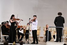 Когда на сцене царствует королева оркестра - будущее азербайджанской классики (ФОТО)
