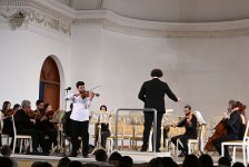Когда на сцене царствует королева оркестра - будущее азербайджанской классики (ФОТО)