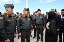 Руководство минобороны посетило Аллею почетного захоронения, Парк Победы и Военное мемориальное кладбище (ФОТО/ВИДЕО)
