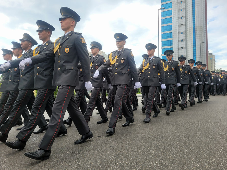 В Азербайджане в День Вооруженных сил организованы шествия военнослужащих (ФОТО)