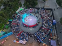 Лейла Алиева и Арзу Алиева посетили летний фестиваль CandyFest и посмотрели шоу цирка на воде «Волшебная жемчужина» (ФОТО)
