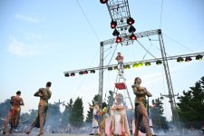 Лейла Алиева и Арзу Алиева посетили летний фестиваль CandyFest и посмотрели шоу цирка на воде «Волшебная жемчужина» (ФОТО)