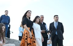 Лейла Алиева и Арзу Алиева приняли участие в церемониях открытия и презентациях в Приморском национальном парке (ФОТО)
