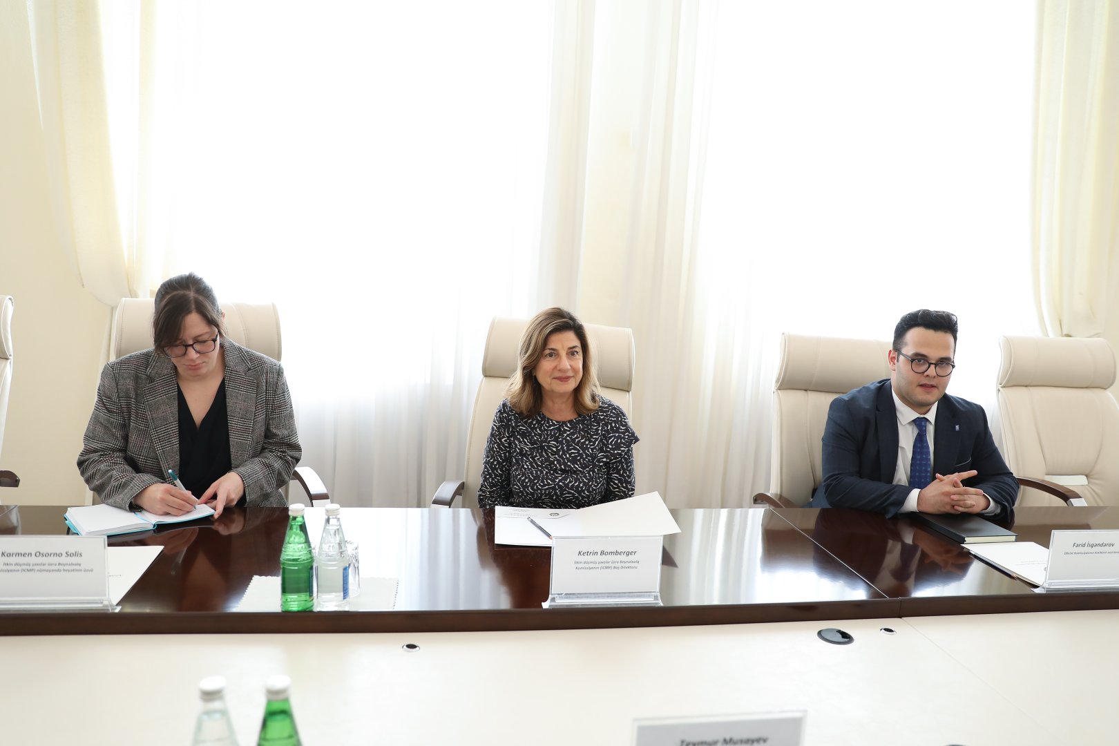В минздраве Азербайджана прошла встреча с делегацией ICMP (ФОТО)