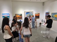 В Баку открылась красочная экспозиция Gulnar Art Studio под названием "Разные взгляды" (ФОТО)