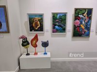 В Баку открылась красочная экспозиция Gulnar Art Studio под названием "Разные взгляды" (ФОТО)