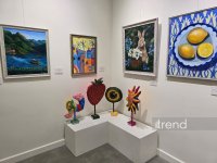 В Баку открылась красочная экспозиция Gulnar Art Studio под названием "Разные взгляды" (ФОТО)