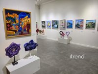 В Баку открылась красочная экспозиция Gulnar Art Studio под названием "Разные взгляды" (ФОТО)