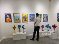 В Баку открылась красочная экспозиция Gulnar Art Studio под названием "Разные взгляды" (ФОТО)