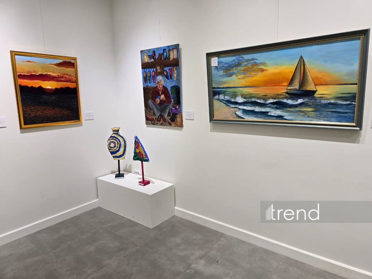 В Баку открылась красочная экспозиция Gulnar Art Studio под названием "Разные взгляды" (ФОТО)