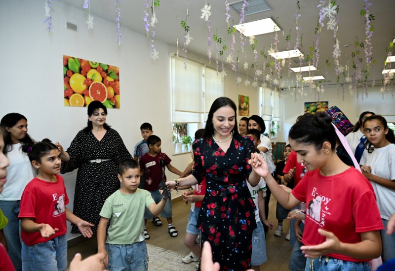 Вице-президент Фонда Гейдара Алиева Лейла Алиева встретилась в Шеки с воспитанниками учреждения социальных услуг «Детский дом» (ФОТО)