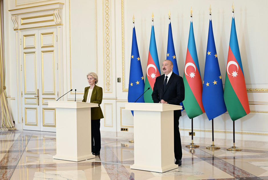 Президент Ильхам Алиев и президент Европейской комиссии выступили с заявлениями для прессы (ФОТО/ВИДЕО)