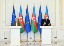 Президент Ильхам Алиев и президент Европейской комиссии выступили с заявлениями для прессы (ФОТО/ВИДЕО)