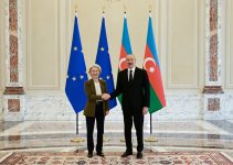 Состоялась встреча Президента Ильхама Алиева с президентом Европейской комиссии в формате «один на один» (ФОТО)