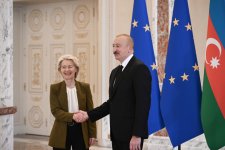 Состоялась встреча Президента Ильхама Алиева с президентом Европейской комиссии в формате «один на один» (ФОТО)