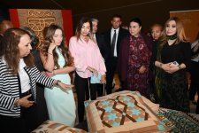 В Азербайджанском национальном музее ковра открылась выставка «Сокровищница культуры: Диван лугат ат-турк» (ФОТО)