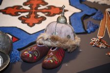 В Азербайджанском национальном музее ковра открылась выставка «Сокровищница культуры: Диван лугат ат-турк» (ФОТО)