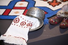 В Азербайджанском национальном музее ковра открылась выставка «Сокровищница культуры: Диван лугат ат-турк» (ФОТО)