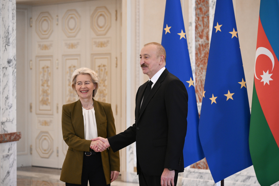 Состоялась встреча Президента Ильхама Алиева с президентом Европейской комиссии в формате «один на один» (ФОТО)