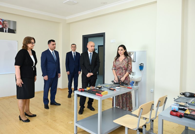 Вице-президент Фонда Гейдара Алиева Лейла Алиева приняла участие в открытии здания школы в Евлахе (ФОТО)