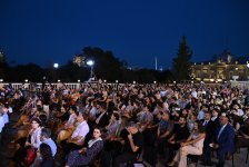 Под звездами летнего Баку - стартовал сезон концертов под открытым небом (ФОТО)