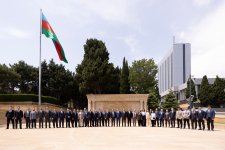 По случаю 10-летия со дня основания «AzerGold» были посещены Аллея почётного захоронения и Аллея шехидов (ФОТО)