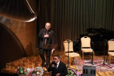 Когда скучаешь по Ильгару Фахми, ищи его! (ФОТО)