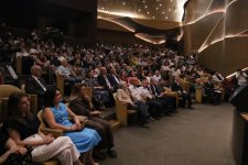 Когда скучаешь по Ильгару Фахми, ищи его! (ФОТО)