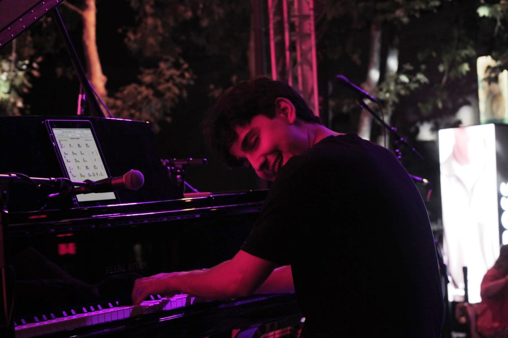 Французские джазовые ритмы под открытым небом летнего Баку - Eric Jacot Band на Shahin Novrasli Festival (ФОТО)
