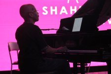 Французские джазовые ритмы под открытым небом летнего Баку - Eric Jacot Band на Shahin Novrasli Festival (ФОТО)