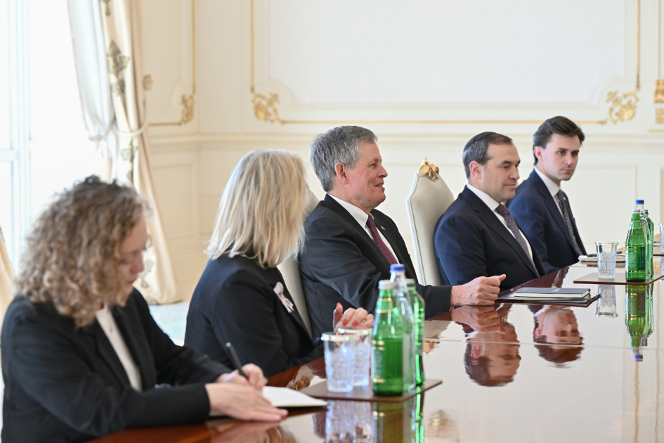 Президент Ильхам Алиев принял члена Комитета по иностранным делам Сената США (ФОТО/ВИДЕО)